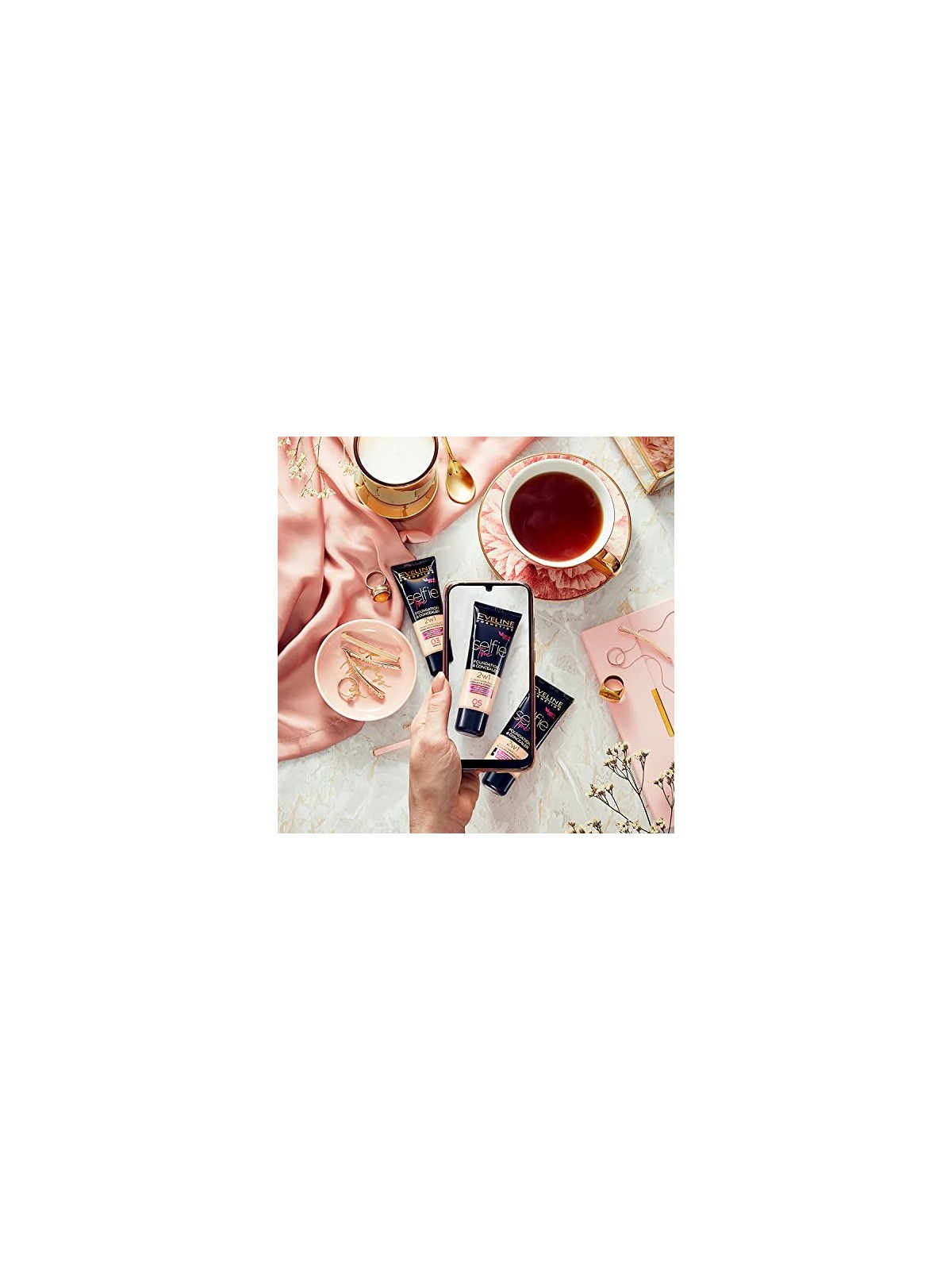 Fondotinta e correttore EVELINE Selfie Time 02 Ivory 30ml