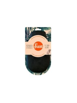 Self-Tanning Glove by INTERVION