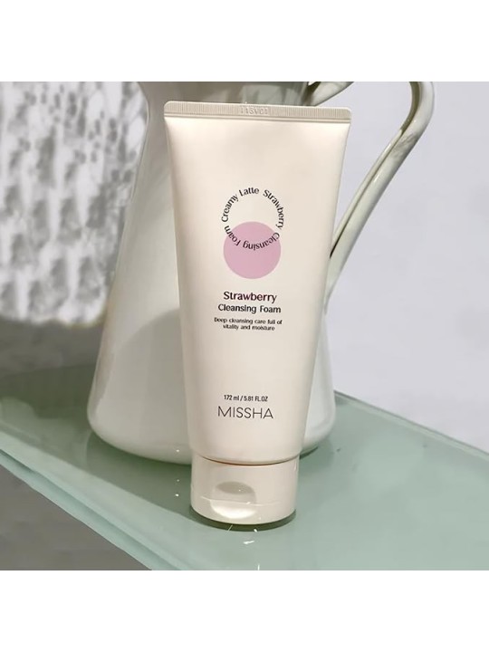 Schiuma detergente viso profonda alla fragola
