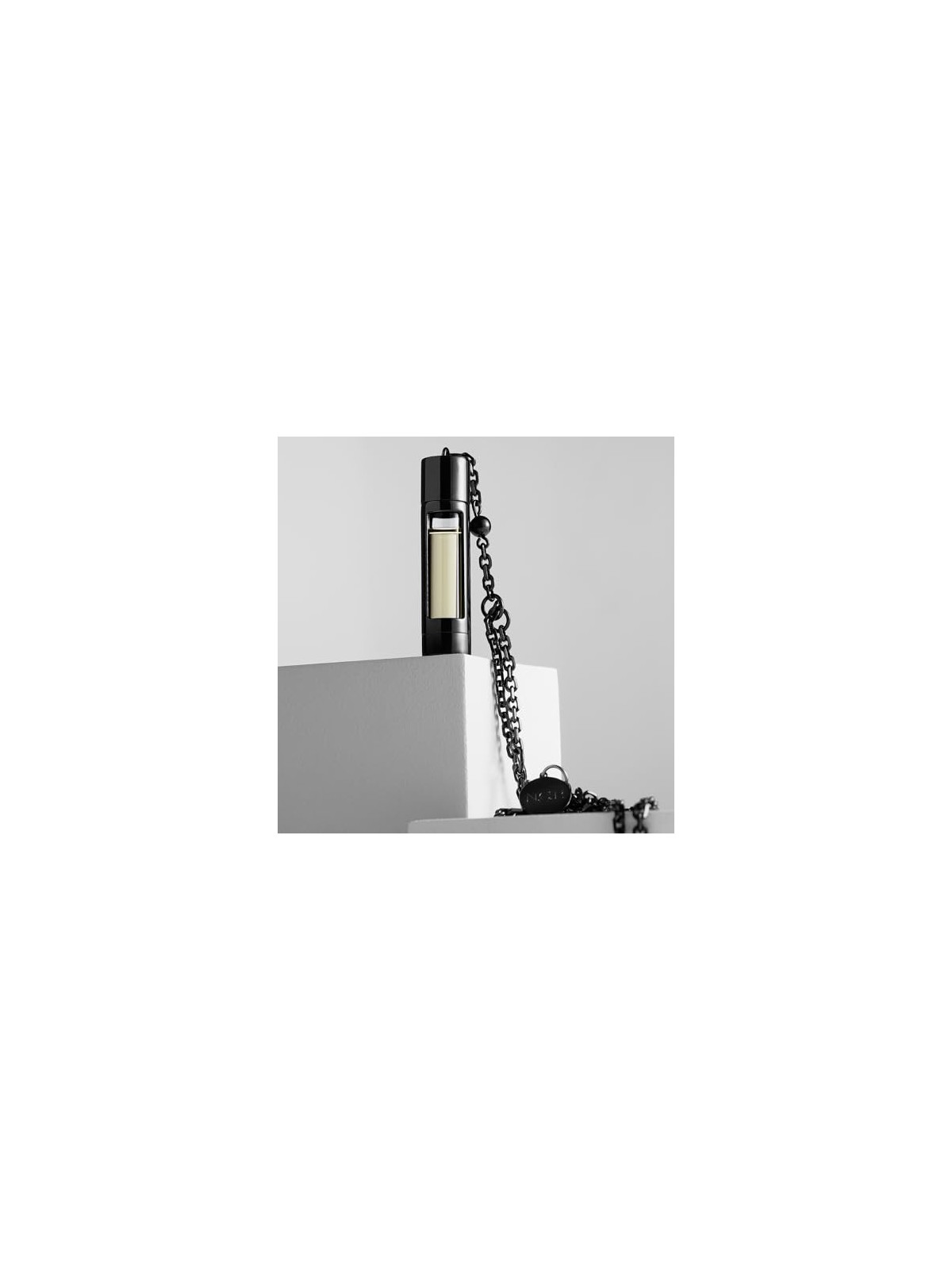 NCP Olfactives 701 Pelle Vetiver Collana nera