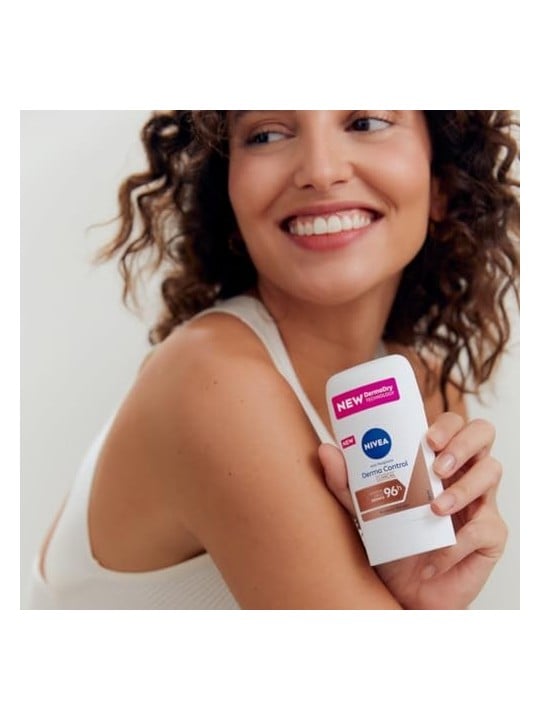 NIVEA Derma Dry Control Antitraspirante solido donna 50ml