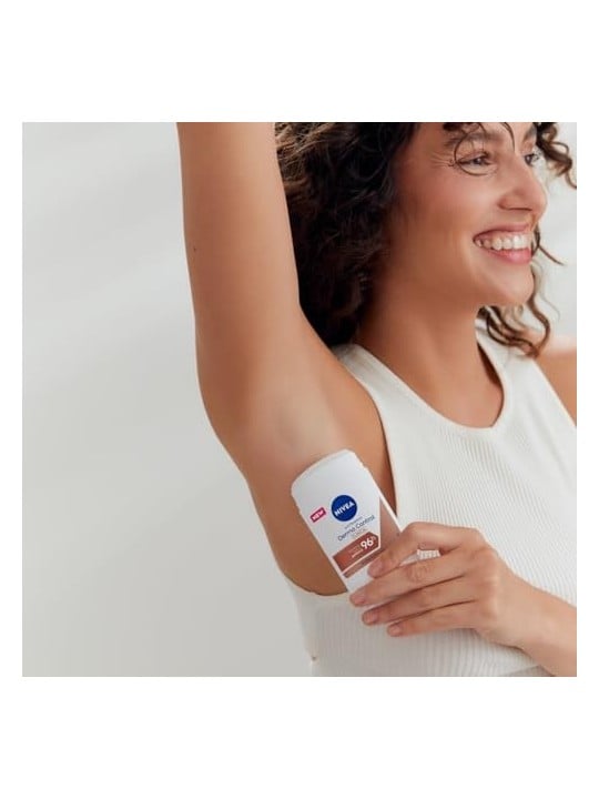 NIVEA Derma Dry Control Antitraspirante solido donna 50ml
