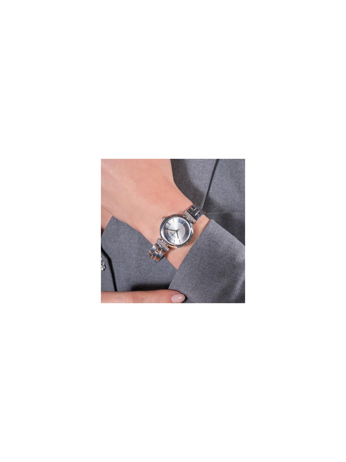 Guess Array GW0762L1 acquista 