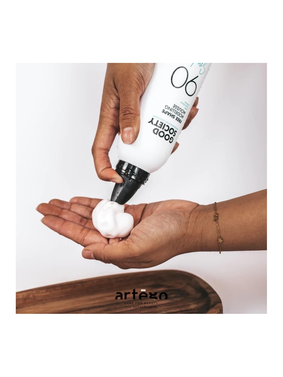 Artègo Good Society 90 Free Shape Modelling Mousse schiuma modellante per definizione e forma 250ml donna Artègo www.essenzetota