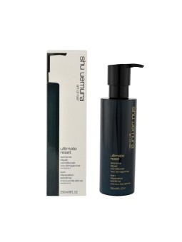 ShuUemura Balsamo Rigenerante per Capelli Molto Danneggiati Ultimate Reset Balsamo Riparazione Estrema 250 ml donna 250ml