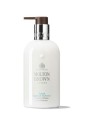 Crema mani Molton Brown al cipresso e finocchio marino 300ml