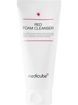 Medicube Schiuma detergente contro le imperfezioni per pelli grasse e problematiche Red Foam Cleanser 120ml donna
