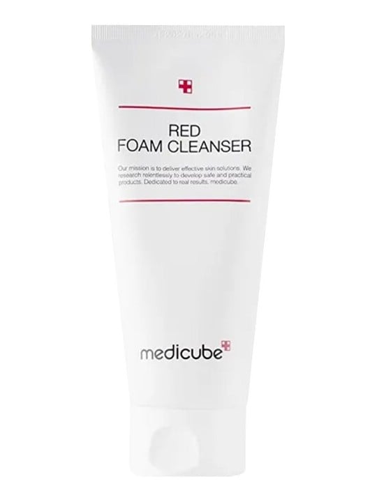 Medicube Schiuma detergente contro le imperfezioni per pelli grasse e problematiche Red Foam Cleanser 120ml donna