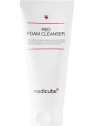 Medicube Schiuma detergente contro le imperfezioni per pelli grasse e problematiche Red Foam Cleanser 120ml donna