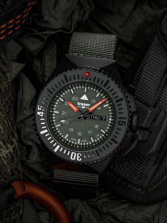 orologio uomo Traser H3 109858 P69 Black-Stealth Green 46mm 20ATM