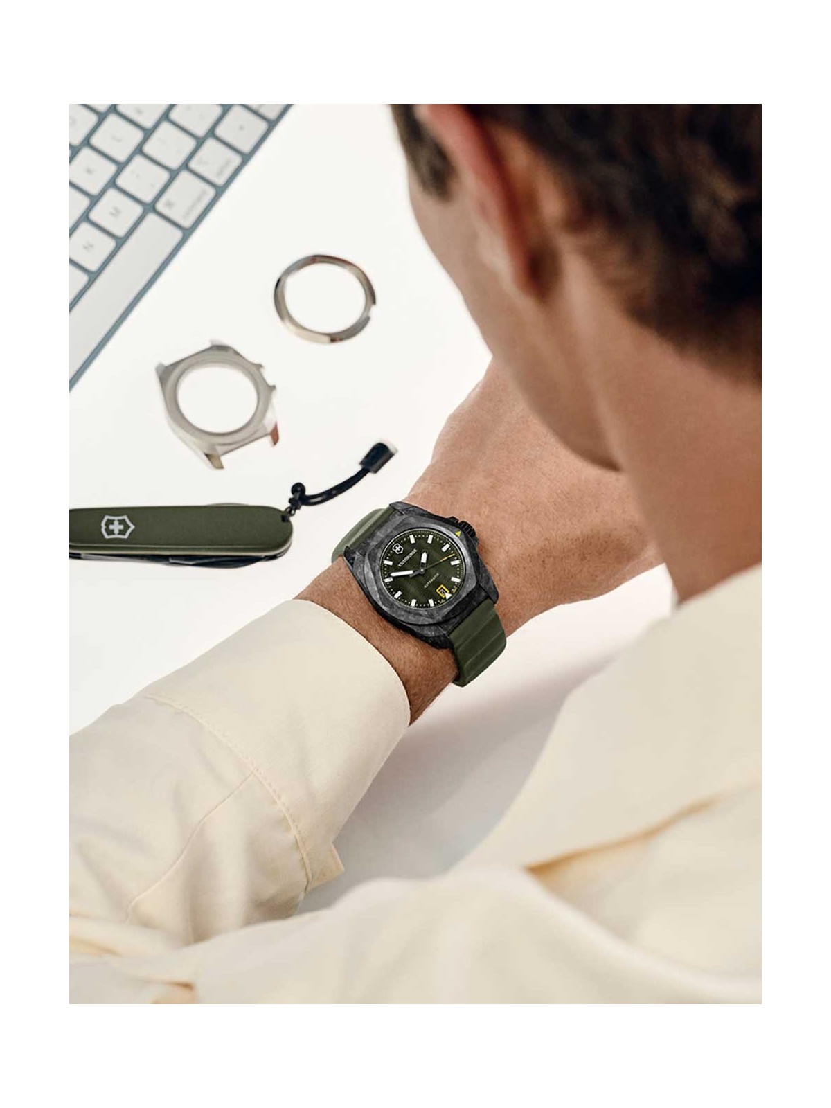 orologio uomo Victorinox 242021.1 Mens Watch I.N.O.X. Carbon Automatic 41mm 20ATM