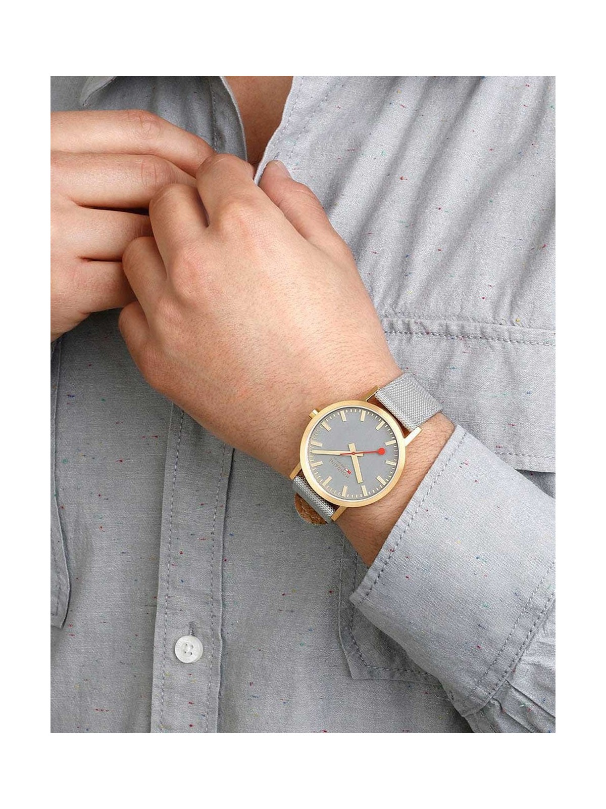 orologio unisex Mondaine A660.30360.80SBU Classic Gray And Gold 40mm 3ATM