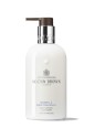 Lozione corpo Molton Brown Bluebell & Wild Strawberry - Latte corpo 300ml donna