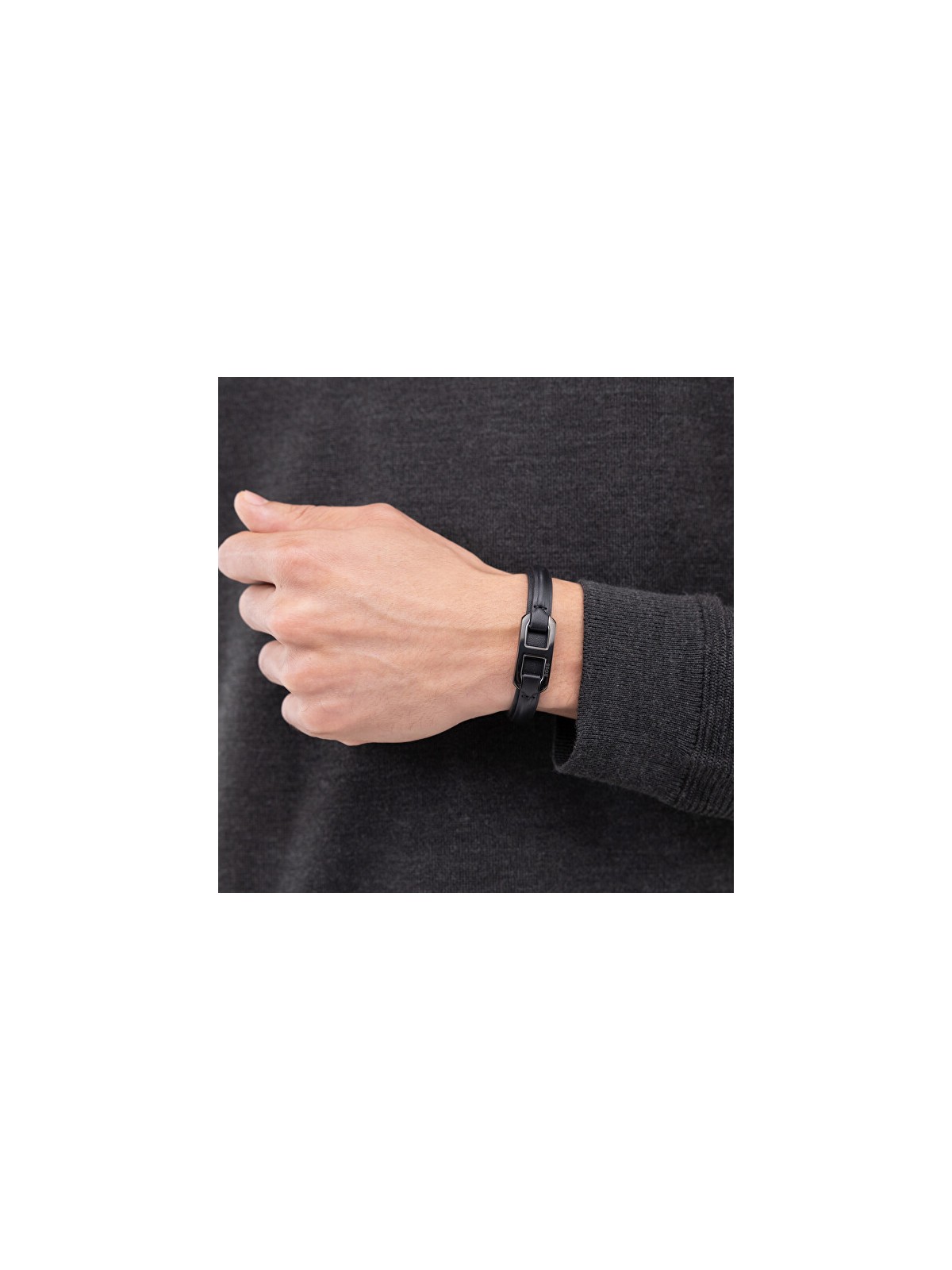 Hugo Boss Elegante bracciale in pelle nera Codice 1580784 - Lunghezza: 19 cm uomo