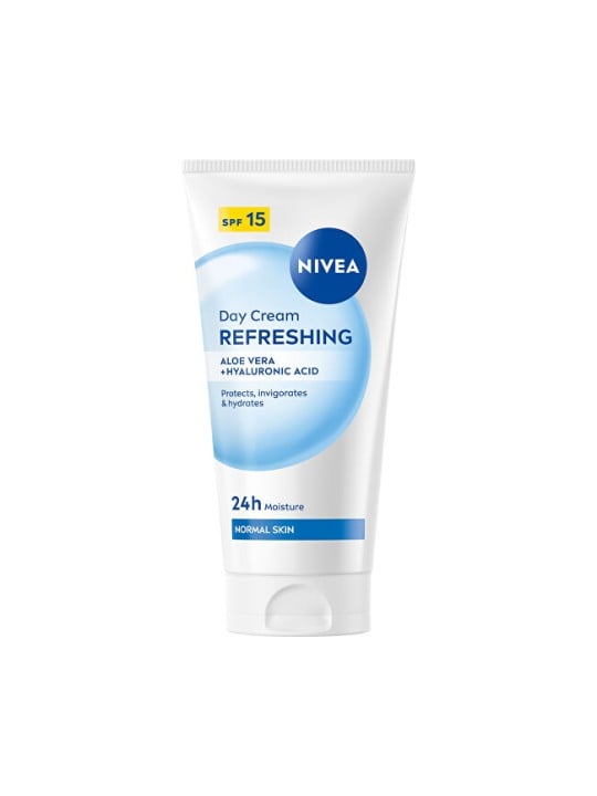 Nivea Crema giorno idratante per pelli normali e miste SPF 15 Essential Crema Giorno 50ml donna