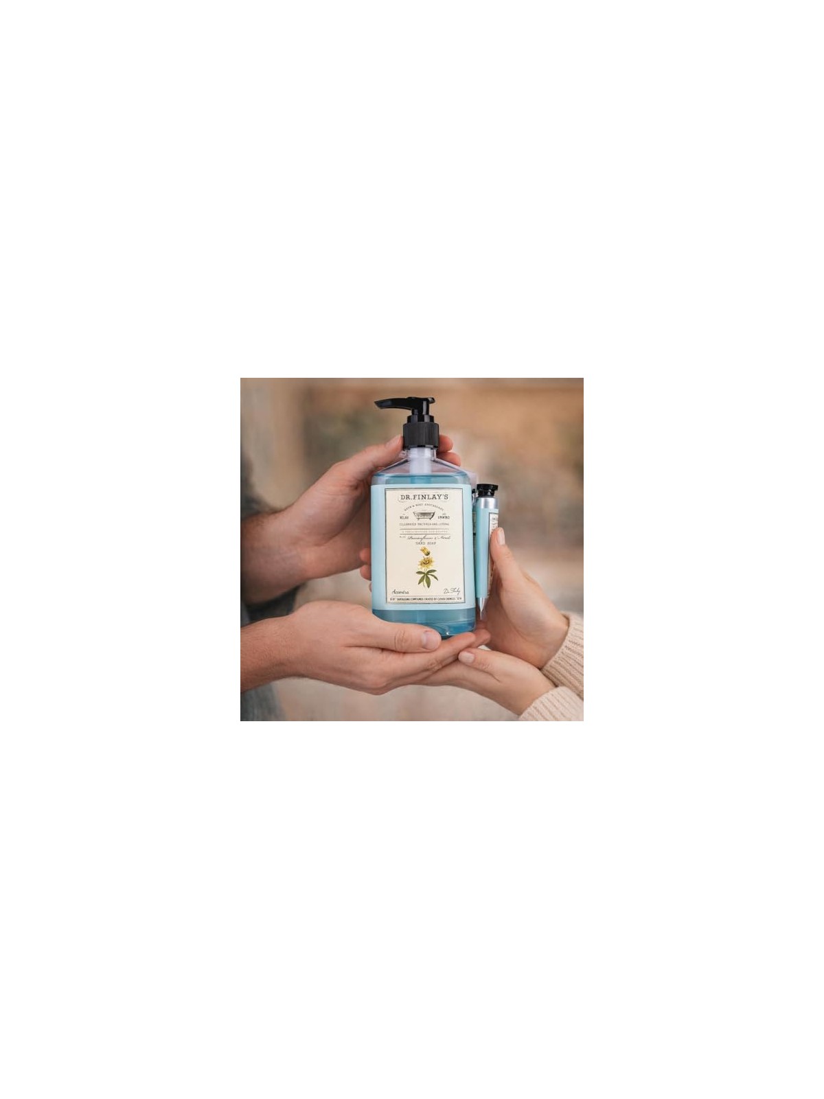 Accentra Set regalo per la cura delle mani con passiflora e neroli del Dr. Finlay donna