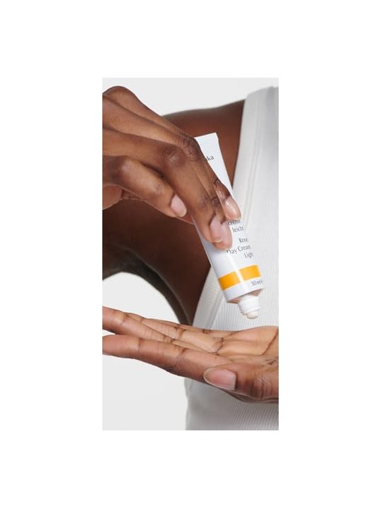 Crema Giorno Leggera alla Rosa Dr. Hauschka 30ml