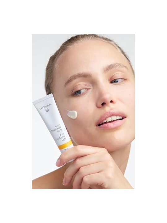 Crema Giorno Leggera alla Rosa Dr. Hauschka 30ml