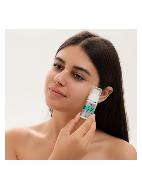 Green pharm cosmetics Siero Bioprotettore Levigante Per Il Contorno Degli Occhi siero levigante sotto gli occhi 15ml