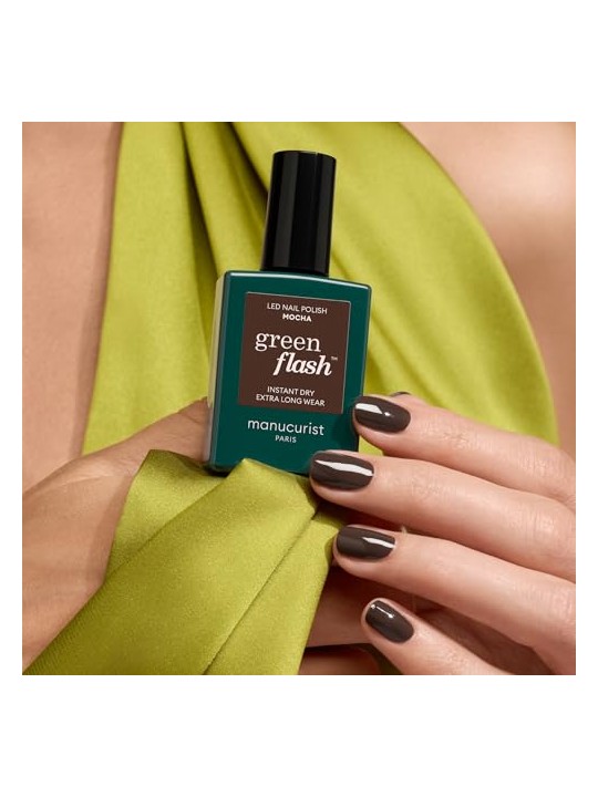 Manucurist Smalto per unghie in gel color moka con flash LED verde, 15ml