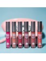 The balm Talk is Cheek rosso della polizia con crema 111 Babble 4ml