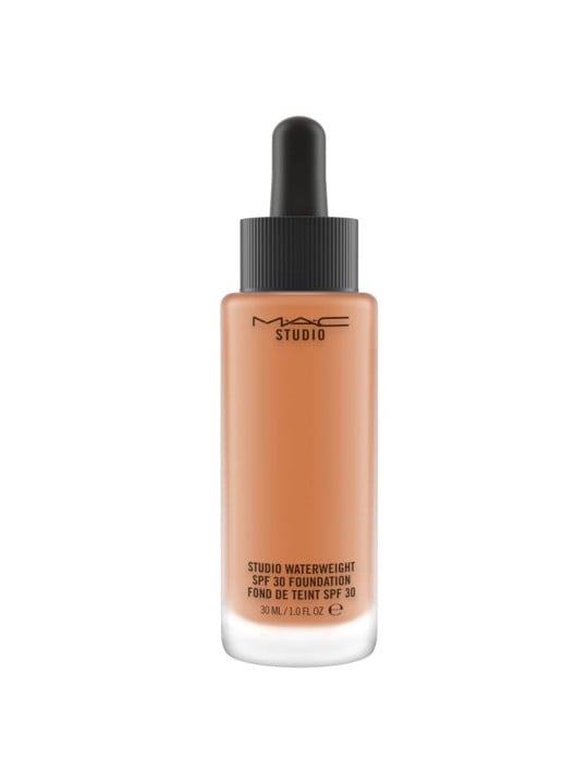 MAC Studio Waterweight Vitamina E Fondazione Liquida di Lunga