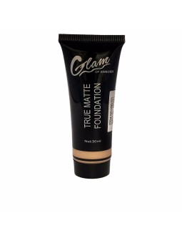 Glam Of Sweden TRUE MATTE Foundation 02 woman