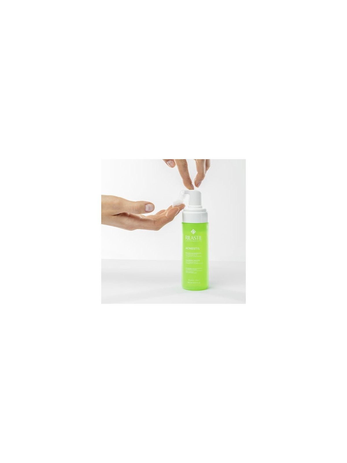 Rilastil Acnestil Mousse Detergente per pelle mista/acneica