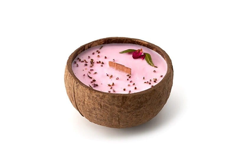Tropikalia Candela in cocco - fragranza Prugna, rosa e patchouli 350 ml unisex