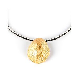 Shabama CALOBRA LUXE BLACK and WHITE necklace shiny gold 1 unit unisex